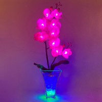 Светильник-цветы LED Inspiration (9 малиновых орхидей с зелёной подсветкой)